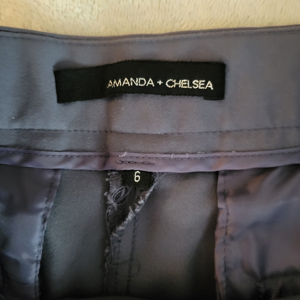 Amanda & Chelsea Gray Capris - Picture 4 of 6